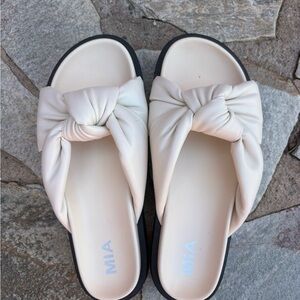 MIA Women's Ivory Knotted Slide Sandals